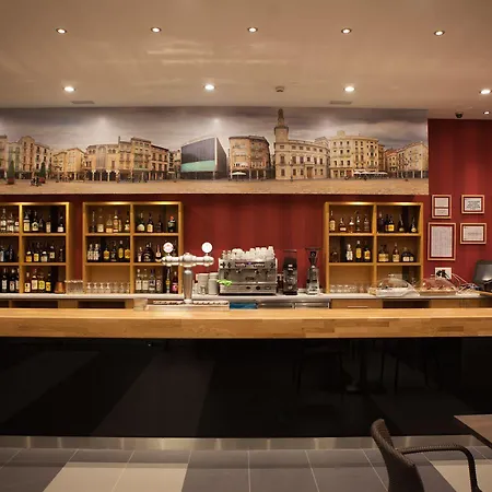布瑞亚之家酒店 酒店 雷乌斯