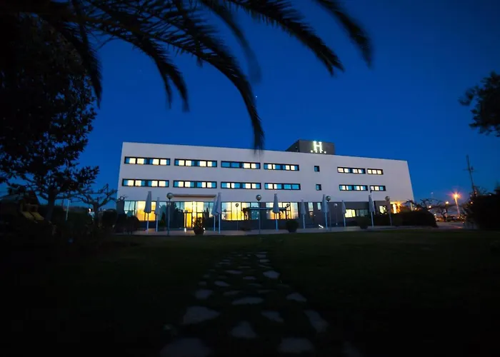 Ξενοδοχείο Brea's 4*